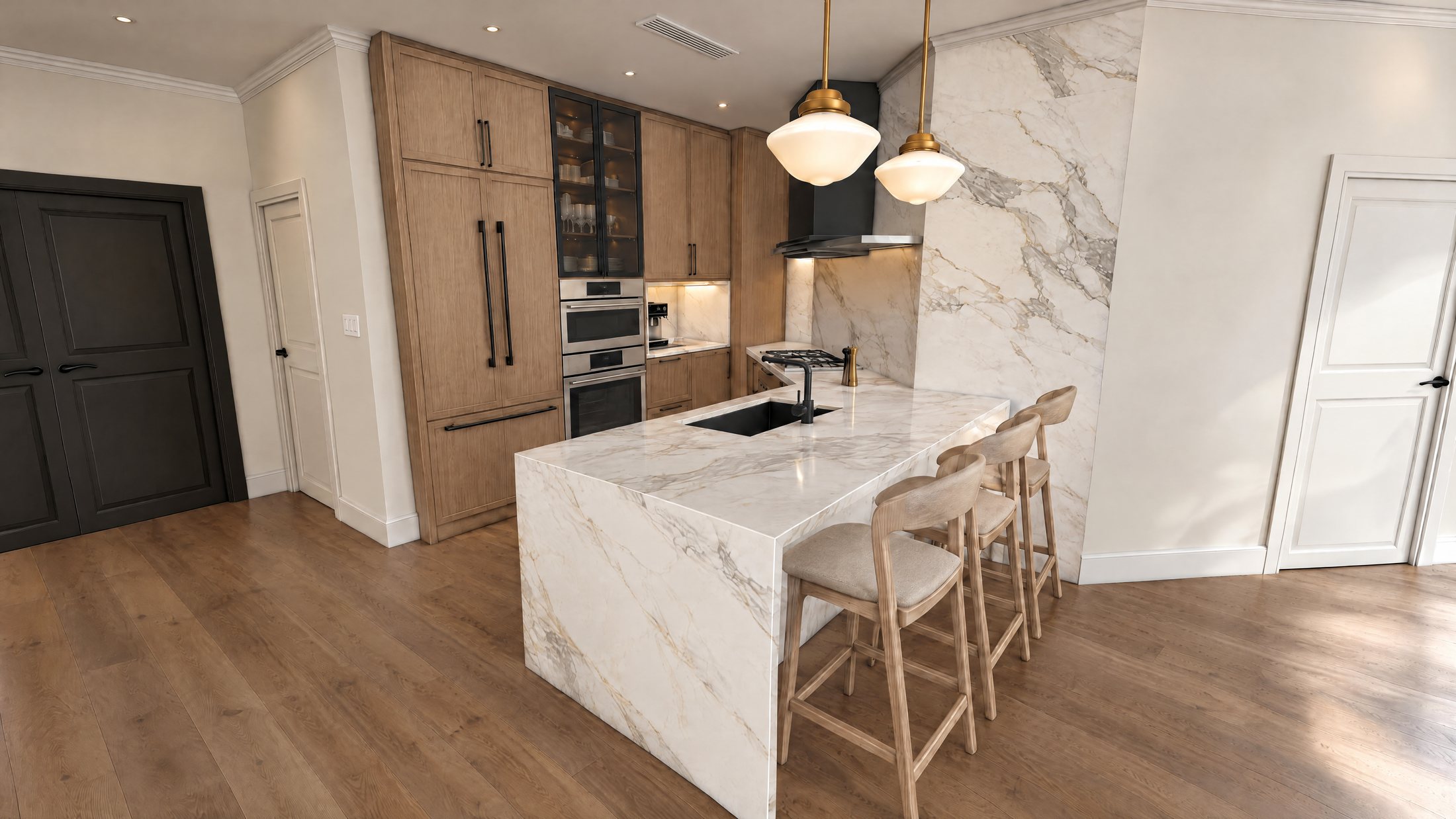 Cocina con isla de mármol y taburetes de madera